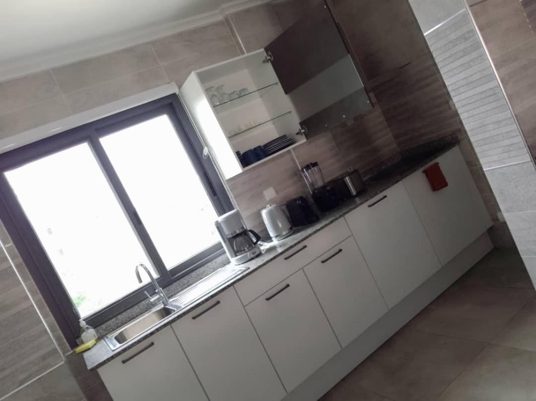 Luxury Suites Chester One Dakar Luaran gambar